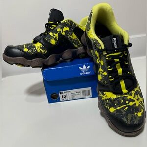 Reebok ATV19 Rare Mens Black Yellow Camouflage Running Shoes Sz 10.5 Never Worn